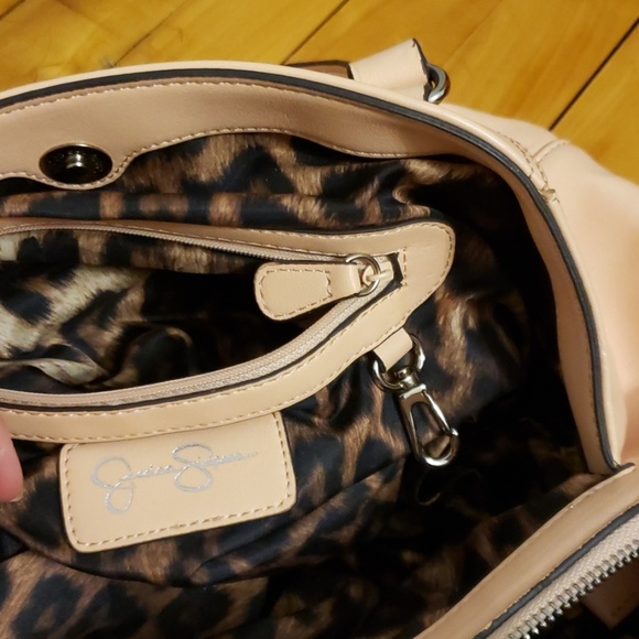 Jessica Simpson Baby Pink Purse w/ gold details - Picture 7 of 8
